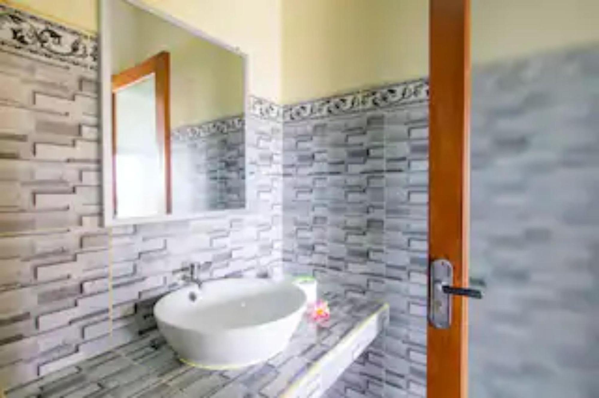 Pondok Lulik Homestay Canggu エクステリア 写真